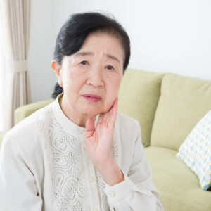 ゴミ屋敷化の原因は認知症?症状を理解して正しい対処を!